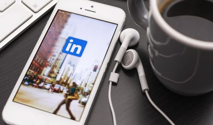 come-utilizzare-linkedin-per-studenti-878x400
